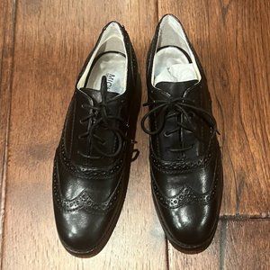 MICHAEL KORS OXFORD LACE-UP SHOES, SIZE US 7, BLACK PATENT-LEATHER